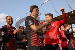 3. Liga; FC Ingolstadt 04 - SSV Ulm 1846; Sieg Jubel Freude 4:0, Spieler bedanken sich bei den Fans. Torschützen Julian Kügel (31, FCI) Benjamin Kanuric (8, FCI)