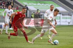 2.BL; Fortuna Düsseldorf - FC Ingolstadt 04; Florian Pick (26 FCI) Zweikampf Kampf um den Ball Valmir Sulejmani (33, FCI)