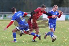 Kreisliga - Saison 2025/26- TSV Kösching - SV Zuchering - David Ostermeier blau Kösching - Jonas Betz blau Kösching - Marcel Preuß rot ZUchering - Foto: Meyer Jürgen