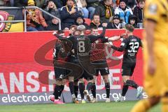 3. Liga; FC Ingolstadt 04 - SG Dynamo Dresden; Neuzugang Sebastian Grönning (11, FCI) Tor Jubel Treffer Schuß 2:0 Benjamin Kanuric (8, FCI) Mladen Cvjetinovic (19, FCI) Jannik Mause (7, FCI) Simon Lorenz (32, FCI)