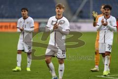 3. Liga; Hannover 96 II - FC Ingolstadt 04; Sieg Jubel Freude 0:4, Spieler bedanken sich bei den Fans Niclas Dühring (18, FCI) Deniz Zeitler (38, FCI) Berkay Öztürk (39 FCI)