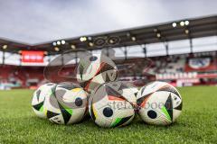 3. Liga; FC Ingolstadt 04 - SV Waldhof Mannheim; vor dem Spiel offizieller Spielball 3. Liga