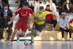 Lotto Bayern Hallencup - Saison 2024/25 - Türkisch SV Ingolstadt - FC Hitzhofen/Oberzell- Felix Bogner gelb Hitzhofen - Enis Kuqanaj rot Türkisch - Foto: Meyer Jürgen