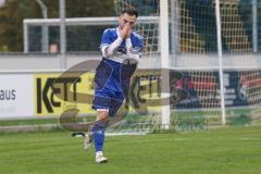 Kreisliga- Saison 2024/25- TSV Ober./Unterh.stadt - FC Hitzhofen /Oberzell -  - Valentin Puhar Torwart Hitzhofen  - David Polster blau #18 mit einer Torchance - Foto: Meyer Jürgen