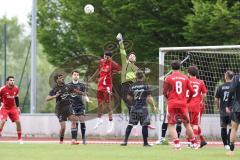 Kreisliga - Saison 2025/26- TSV Ingolstadt Nord - Türk SV Ingolstadt - Umut Yürükal rot Türkisch - Ali Gündokan TW Ing Nord - Foto: Meyer Jürgen