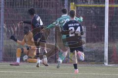 *** A-Junioren Bundesliga  - Saison 2025/26 - FC Ingolstadt 04 - SpVgg Greuther Fürth - Atchoffo Bryan Torwart FCI hält den Ball sicher - Morina Dion grün Fürth  - Foto: Meyer Jürgen