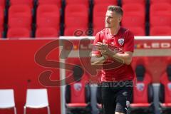 2.BL; FC Ingolstadt 04 - 1. FC Heidenheim; Stefan Kutschke (30, FCI) begrüßt Fans