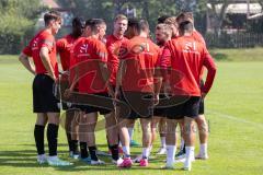 3. Liga; FC Ingolstadt 04 - Trainingslager, Allgäu, Besprechung Jannik Mause (7, FCI) Yannick Deichmann (20, FCI)