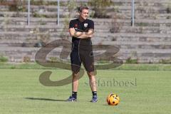 A-Junioren Bundesliga  - Saison 2024/25 - A-Junioren - FC Ingolstadt 04 - SSV Ulm - Wilko Bauer Trainer FCI beim warm machen - XXXXX - Foto: Meyer Jürgen