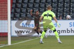 3. Liga - Saison 2025/26 - VFB Stuttgart II - FC Ingolstadt 04  - Yannick  Deichmann (Nr.20 - FC Ingolstadt 04) - Torwart Florian Hellstern (Nr.1 - VFB Stuttgart II) - Foto: Meyer Jürgen