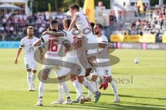 Toto-Pokal Finale; Würzburger Kickers - FC Ingolstadt 04; Kopfball Ryan Malone (16, FCI) Tor Jubel Treffer Siegtreffer 1:2 Julian Kügel (31, FCI) David Kopacz (29, FCI) Simon Lorenz (32, FCI) Sebastian Grönning (11, FCI) Yannick Deichmann (20, FCI)