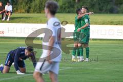 Landesliga - Saison 2024/25 - SV Manching - SV Cosmos Aystetten -  Der 1:0 Führungstreffer durch Fabian Neumayer (Nr.9 - SV Manching) - jubel - Abdel Abou-Khalil (Nr.20 - SV Manching) - Daniel Mrozek Torwart Aystetten - Foto: Meyer Jürgen