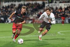 3. Liga; SC Verl - FC Ingolstadt 04; Zweikampf Kampf um den Ball Yannick Deichmann (20, FCI) Otto Fynn (34 Verl)