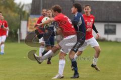 Kreisliga - Saison 2025/26- SV Hundszell - TV Münchsmünster - Leo Kreitmayer blau Münchsmünster - Matthias Weinzierl rot Hundszell - Foto: Meyer Jürgen