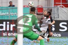 3. Liga; FC Ingolstadt 04 - SV Waldhof Mannheim; Yannick Deichmann (20, FCI) Torwart Hanin Omer (12 SVWM) Arase Kelvin (38 SVWM)