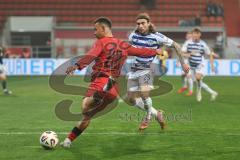 3. Liga; FC Ingolstadt 04 - MSV Duisburg; Zweikampf Kampf um den Ball Marcel Costly (22, FCI) Bitter Joshua (29 MSV)