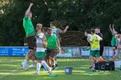 Bezirksliga - Saison 2024/25 - SV Manching - TSV Jetzendorf - Der 3:5 Siegtreffer durch Florian Kobold Jetzendorf - jubel - Stefan Kellner Trainer Jetzendorf - XXXXX - Foto: Meyer Jürgen