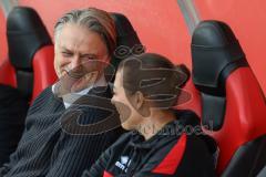 3. Liga; FC Ingolstadt 04 - 1. FC Schweinfurt 05; vor dem Spiel Cheftrainerin Sabrina Wittmann (FCI) Geschäftsführers Dietmar Beiersdorfer (FCI Sport Kommunikation)