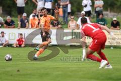 Toto-Pokal; SV Manching - FC Ingolstadt 04; Arian Llugiqi (25, FCI) Torwart Thomas Obermeier (SVM)