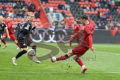 3. Liga; FC Ingolstadt 04 - Rot-Weiss Essen; Max Besuschkow (17, FCI) Moustier Tom (28 RWE)