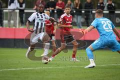 Saison 2026/27 - Freundschaftsspiel - 1. FC Nürnberg - FC Ingolstadt 04 - Joseph Ganda (Nr.16 - FCI) mit einer Torchance - Torwart Christian Mathenia (Nr.26 - FCN) - Foto: Meyer Jürgen