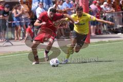 * Testspiel - Saison 2025/26 - FC Ingolstadt 04 - SpVgg Bayreuth - Ognjen Draculic (Nr.30 - FC Ingolstadt 04) - Patrick Scheder (Nr.8 - SpVgg Bayreuth) - Foto: Meyer Jürgen