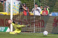 Toto-Pokal; Finale; FV Illertissen - FC Ingolstadt 04; Elfmeterschießen, Tor gegen Ingolstadt, Torwart Marius Funk (1, FCI)