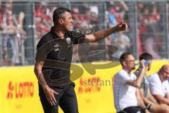 Toto-Pokal; Finale; FV Illertissen - FC Ingolstadt 04; Cheftrainer Michael Köllner (FCI) nicht zufrieden an der Seitenlinie, Spielerbank