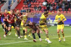 3. Liga; FC Ingolstadt 04 - Borussia Dortmund II; Zweikampf Kampf um den Ball Yannick Deichmann (20, FCI) Michel Falko (10 BVB2) Roggow Franz (8 BVB2)