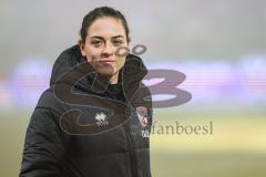 3. Liga; SSV Jahn Regensburg - FC Ingolstadt 04; vor dem Spiel Cheftrainerin Sabrina Wittmann (FCI)