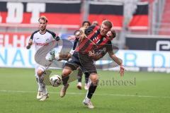 3. Liga; FC Ingolstadt 04 - SC Verl; Zweikampf Kampf um den Ball Benjamin Kanuric (8, FCI) Kammerbauer Patrick (8 SCV) Otto Yari (28 SCV)