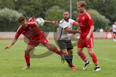 Bezirksliga - Saison 2024/25 - Marvin Haug links rot Attaching - Emre Arik (Nr.31 - FC Fatih) - Maximilian Tessner rot rechts Attaching -  Foto: Meyer Jürgen