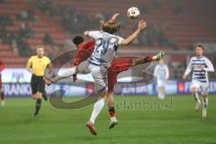 3. Liga; FC Ingolstadt 04 - MSV Duisburg; Zweikampf Kampf um den Ball Emilio Kehrer (44, FCI) Bitter Joshua (29 MSV)