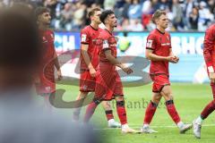 3. Liga; MSV Duisburg - FC Ingolstadt 04; Niederlage, hängende Köpfe 2:1, Spieler bedanken sich bei den mitgereisten Fans, Berkay Öztürk (39 FCI) Julian Kügel (29, FCI) Davide Sekulovic (33, FCI) Simon Lorenz (32, FCI)