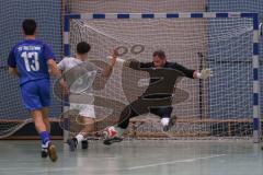 Hallenturnier Ingolstadt Nord - Saison 2024/25 - SV Pulling - SV Oberstimm - Tomas Ruhland Torwart Oberstimm - Moritz Stahl grau Pulling - Foto: Meyer Jürgen