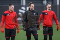 3. Liga; FC Ingolstadt 04 - Trainingsauftakt nach Winterpause; Mladen Cvjetinovic (19, FCI) Max Plath (14 FCI) Dennis Borkowski (7, FCI)