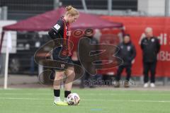 2. Bundesliga Frauen - Saison 2025/26 - FC Ingolstadt 04 Frauen - SG Andernach - Nina Penzkofer (Nr.29 - FC Ingolstadt Frauen I) beim Freistoss - XXXXX - Foto: Meyer Jürgen