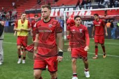 3. Liga; FC Ingolstadt 04 - SSV Ulm; Sieg Jubel Freude nach dem Spiel, Spieler bedanken sich bei den Fans Simon Lorenz (32, FCI) Emre Gül (5, FCI)