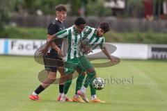 Landesliga - Saison 2025/26 - SV Manching - FC Memmingen II - Romeo Öxler (Nr.17 - SV Manching) - Kouki Rayen grün Manching rechts - Neubrand Simon schwarz Memmingen  - Foto: Meyer Jürgen
