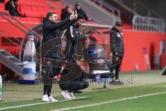 3. Liga; FC Ingolstadt 04 - Energie Cottbus; an der Seitenlinie, Spielerbank Co-Trainer Fabian Reichler (FCI) Cheftrainerin Sabrina Wittmann (FCI)