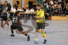 Lotto Bayern Hallencup - Lindenkreuzhalle Saison 2024/25 - FC Hitzhofen - DJK München - Maik Wnendt gelb Hitzhofen - BCollin Appiah schwarz München - Foto: Meyer Jürgen