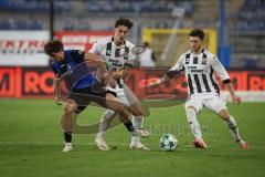 3. Liga - Saison 2026/27 - Waldhof Mannheim - FC Ingolstadt 04 - Dennis Kaygin (Nr.10 - FCI) - Lovis Bierschenk (Nr.7 - Waldhof Mannheim) - Foto: Meyer Jürgen