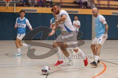 Hallenturnier MTV Ingolstadt - Saison 2025/26 - MTV Ingolstadt - Reichertshofen - Mentor Haliti weiss Reichertshofen - Julian Wolf blau MTV - Deniz Aydin blau rechts MTV - Foto: Meyer Jürgen