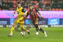 3. Liga; FC Ingolstadt 04 - Borussia Dortmund II; Zweikampf Kampf um den Ball Yannick Deichmann (20, FCI) Mogultay Baran (2 BVB2)