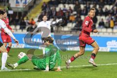 3. Liga; SSV Ulm - FC Ingolstadt 04; Torchance verpasst Marcel Costly (22, FCI) Torwart Schmitt Max (1 Ulm)