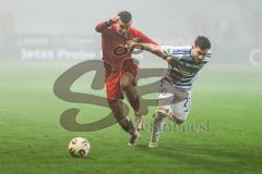 3. Liga; FC Ingolstadt 04 - MSV Duisburg; Zweikampf Kampf um den Ball Marcel Costly (22, FCI) Coskun Can (27 MSV) reisst ein Stück aus dem Trikot aus