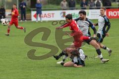 Kreisliga- Saison 2024/25- TSV Kösching - TSV Ober./Unterh.stadt-  - Stefan Winzinger rot Kösching - Paul Kammerbauer #10 weiss Ober-/Unterh.stadt  - Enes Erdogan weiss Ober-/Unterh.stadt  - Foto: Meyer Jürgen