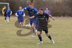 Freundschaftsspiel - Saison 2025/26 - SV Menning - SV Manching - Fabian  Neumayer (Nr.9 - SV Manching) - Moritz Faigle blau Menning  - Foto: Meyer Jürgen