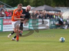 Relegation zur Kreisklasse - Saison 2025/26 - TSV Gaimersheim II - SC Irgertsheim  - Moritz Heckl schwarz Gaimersheim  - Manuel Rensen orange Irgertsheim - Foto: Meyer Jürgen