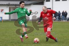 A-Klasse -  Saison 2025/26- TSV Baar/Ebenhausen - SV Manching II - Muhammed Tokmak grün Manching - Dominik Burghardt rot Ebenhausen - Foto: Meyer Jürgen